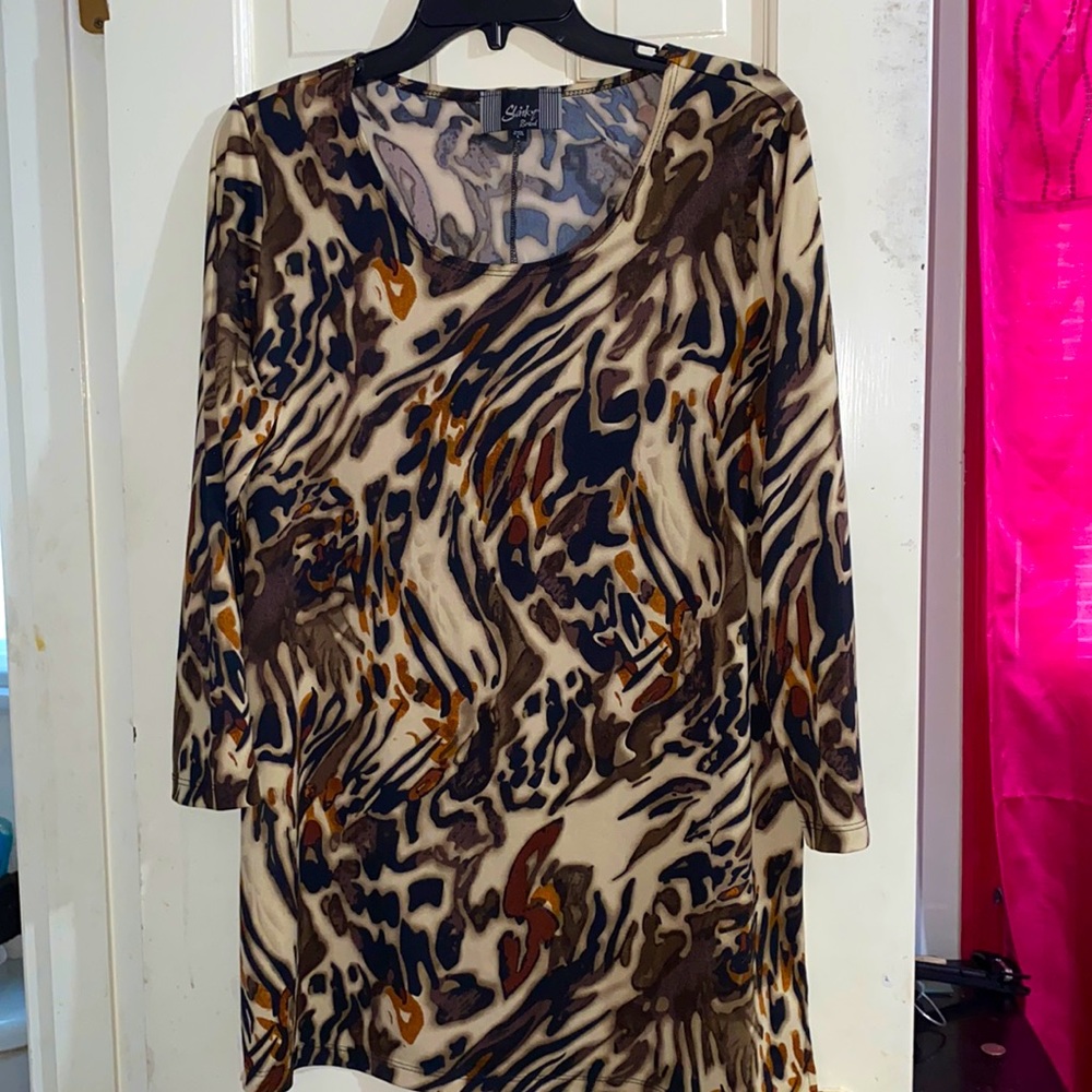 Slinky brand top